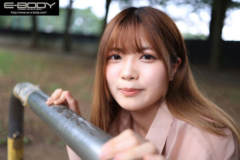 Một Cô Gái Siêu Tốt Bụng Vừa Đến Tokyo Đã Có Cúp Ngực H Khi Cởi Đồ